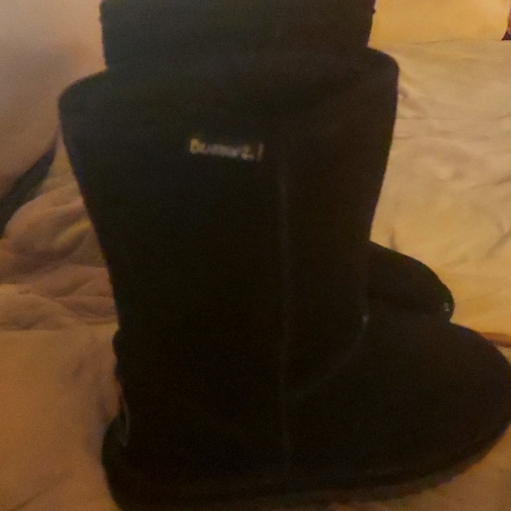 Bearpaw Uggs in great condition like new.